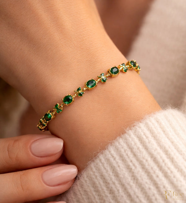 Emerald Glow Tulip Bracelet