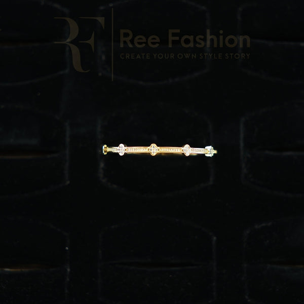 Golden Clover Elegance Bracelet